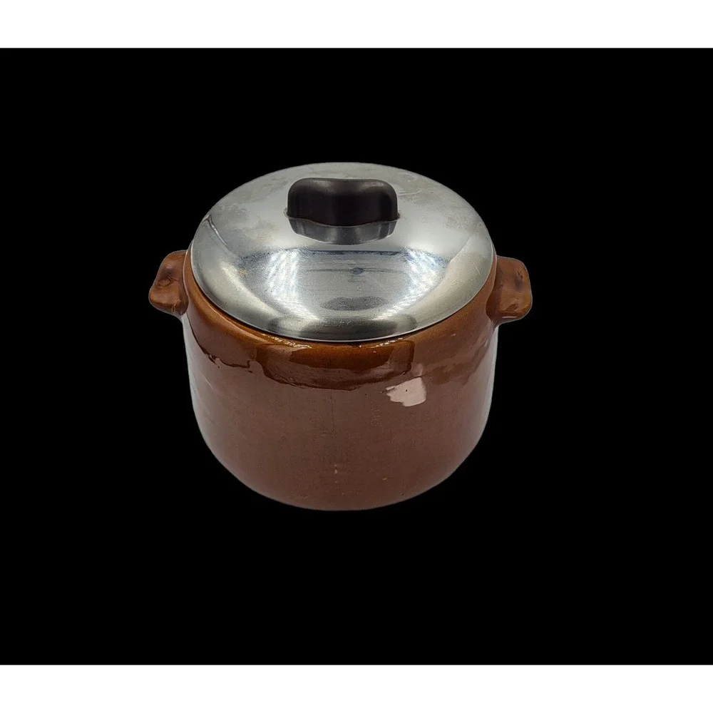 Vintage West Bend 2‎ Qt. Bean Pot Genuine Ceramic Stoneware w/ Metal Lid USA